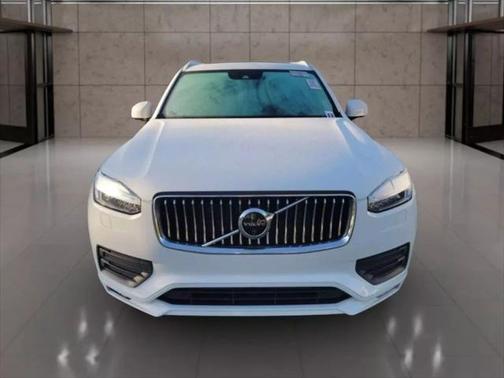 2020 Volvo XC90 T6 Momentum