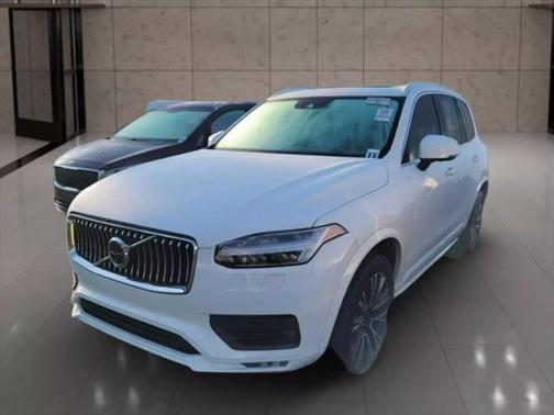 2020 Volvo XC90 T6 Momentum