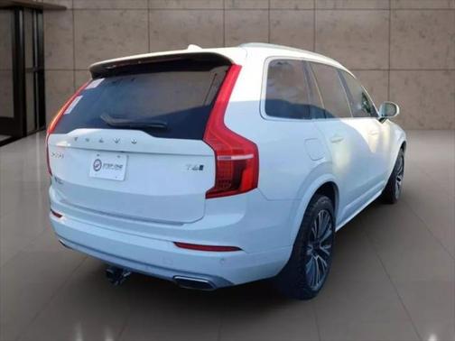 2020 Volvo XC90 T6 Momentum
