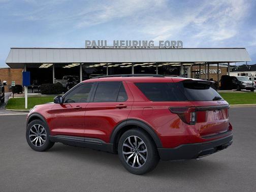 2025 Ford Explorer ST-Line