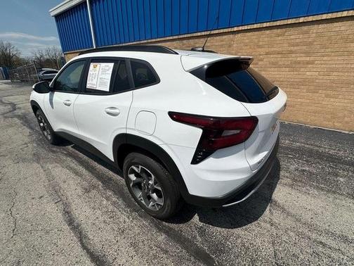 2025 Chevrolet Trax LT