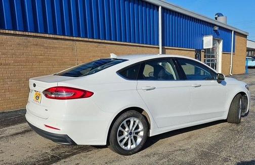 2020 Ford Fusion SE