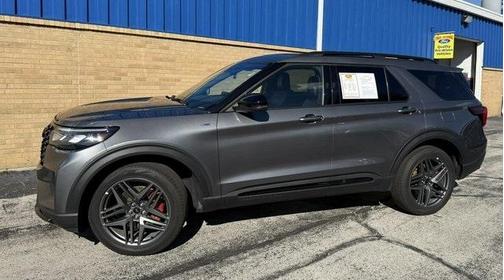 2025 Ford Explorer ST-Line