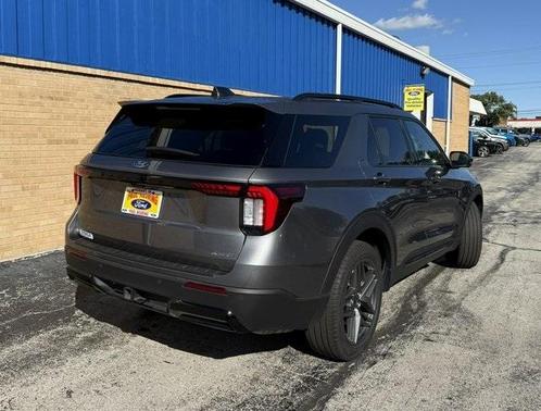 2025 Ford Explorer ST-Line