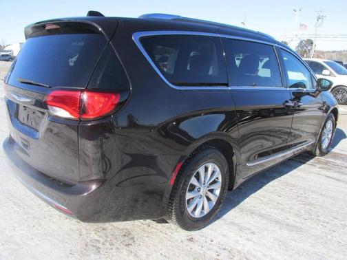 2018 Chrysler Pacifica Touring-L