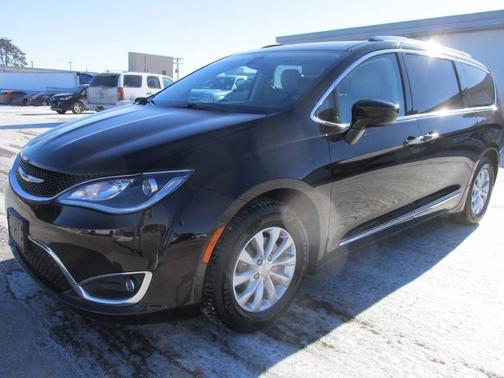 2018 Chrysler Pacifica Touring-L