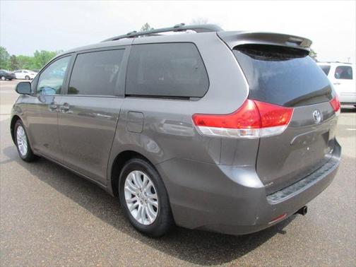 2013 Toyota Sienna XLE