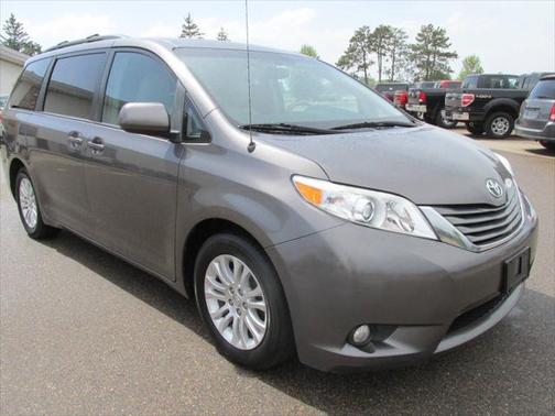 2013 Toyota Sienna XLE