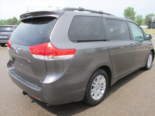 2013 Toyota Sienna XLE