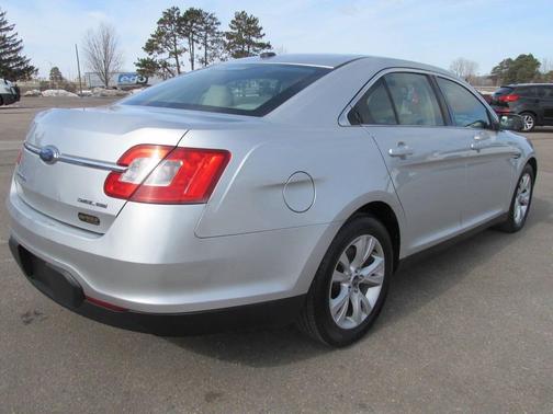 2010 Ford Taurus SEL