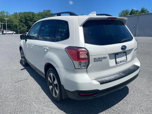 Photo 5 of 18 of 2018 Subaru Forester 2.5i Limited