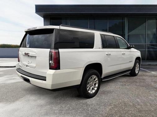 White 2019 GMC Yukon XL SLT