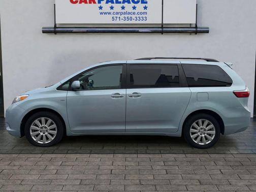 2017 Toyota Sienna XLE
