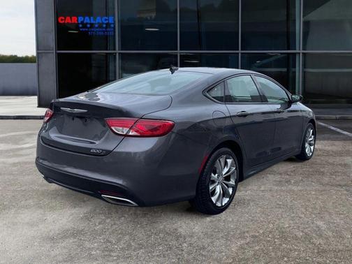 2016 Chrysler 200 S