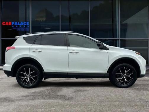 2018 Toyota RAV4 SE