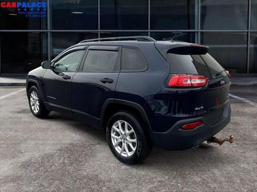 2016 Jeep Cherokee Sport