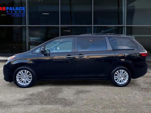 2017 Toyota Sienna XLE