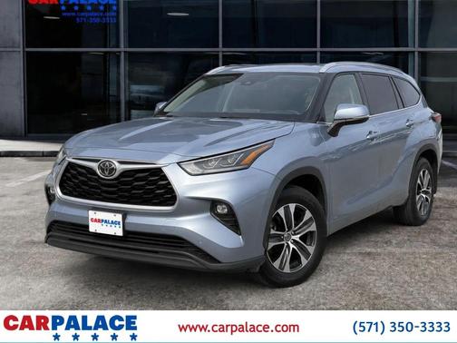 Moon Dust 2021 Toyota Highlander XLE