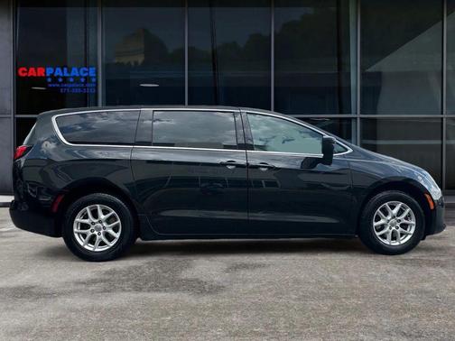 2017 Chrysler Pacifica LX