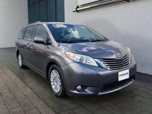 2014 Toyota Sienna XLE