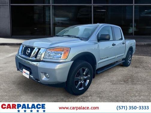 2015 Nissan Titan SV