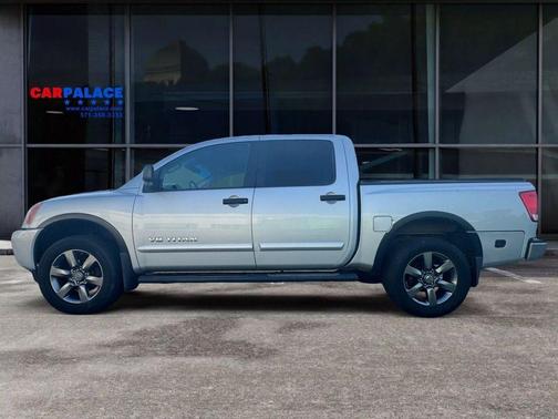 2015 Nissan Titan SV