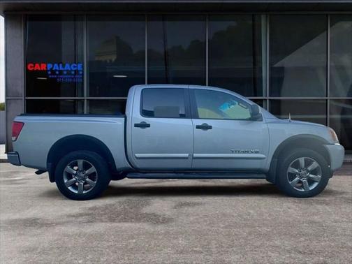 2015 Nissan Titan SV