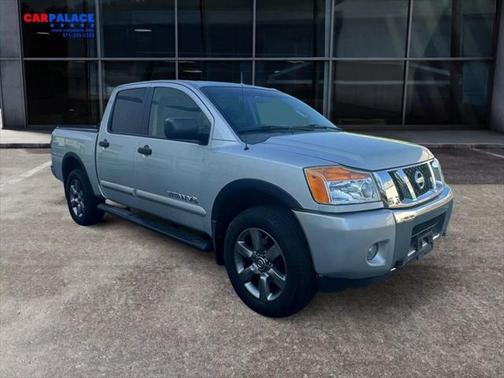2015 Nissan Titan SV