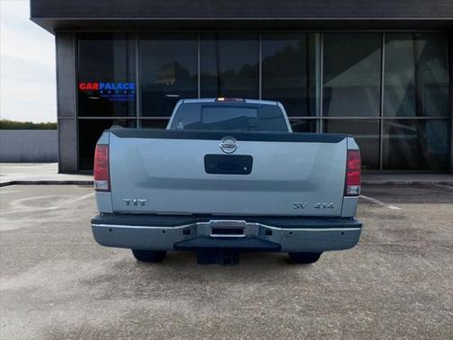 2015 Nissan Titan SV