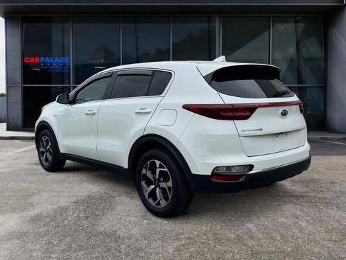 Clear White 2021 Kia Sportage LX