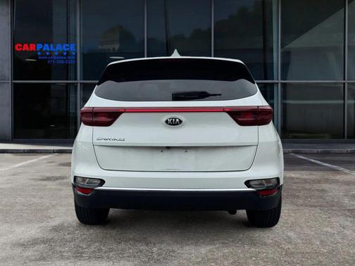 Clear White 2021 Kia Sportage LX