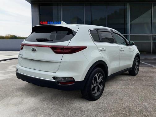Clear White 2021 Kia Sportage LX