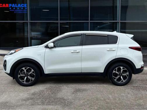 Clear White 2021 Kia Sportage LX