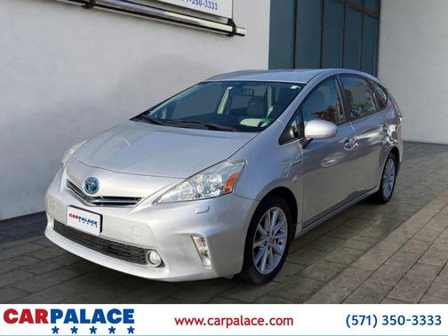 2013 Toyota Prius v Five