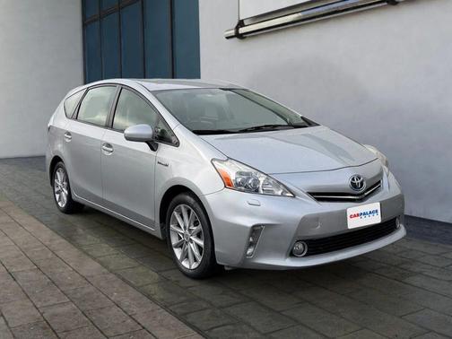 2013 Toyota Prius v Five
