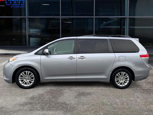 2014 Toyota Sienna XLE