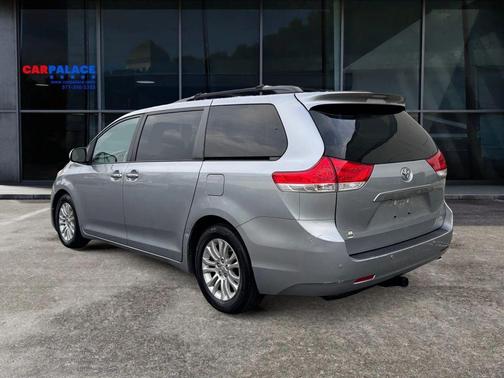 2014 Toyota Sienna XLE
