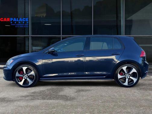 2017 Volkswagen Golf GTI 2.0T SE 4-Door