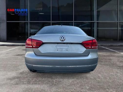 2014 Volkswagen Passat 1.8T Auto SEL Premium