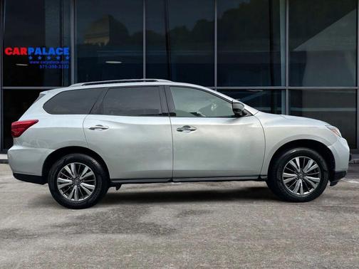 2020 Nissan Pathfinder SL 2WD