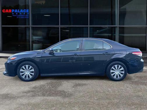 2018 Toyota Camry Hybrid SE