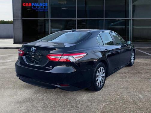 2018 Toyota Camry Hybrid SE