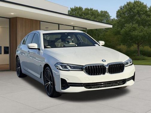 Alpine White 2023 BMW 530e 530e