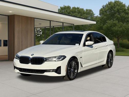 Alpine White 2023 BMW 530e 530e
