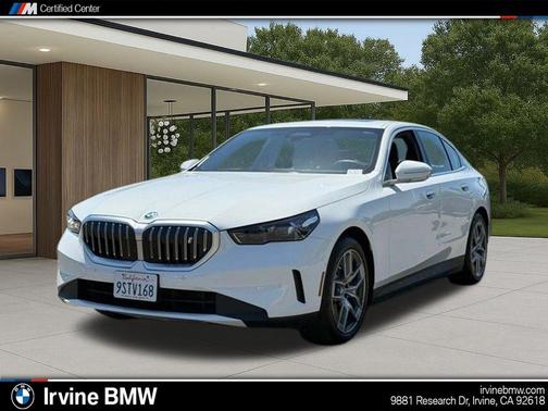 Alpine White 2025 BMW i5 eDrive40