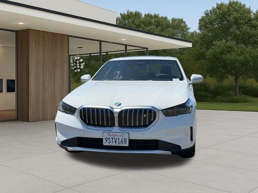 Alpine White 2025 BMW i5 eDrive40
