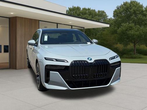 Gray Metallic 2026 BMW i7 XDrive60
