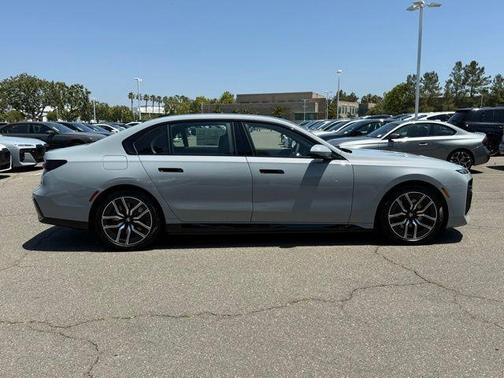 Gray Metallic 2026 BMW i7 XDrive60