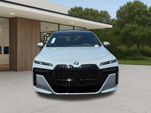 Gray Metallic 2026 BMW i7 XDrive60
