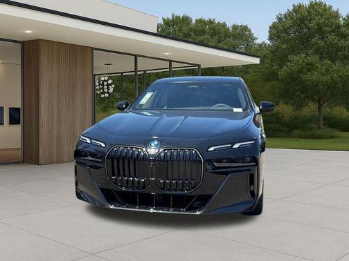Black Sapphire Metallic 2026 BMW i7 EDrive50